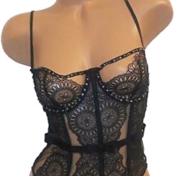 NWT Victoria Secret Designer Collection Corset w/ Swarovski Crystals size 32D - Picture 3 of 6